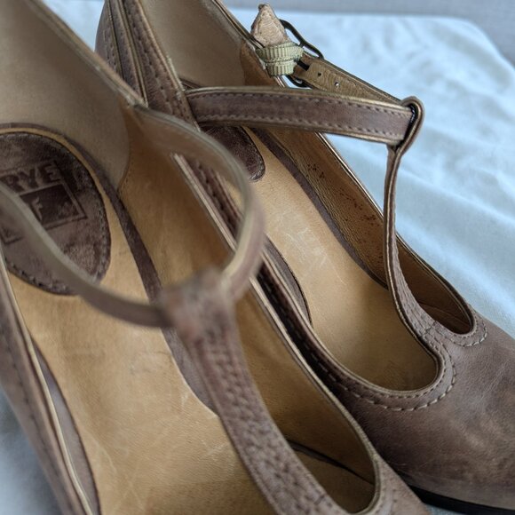 RARE Frye Brown T-strap Leather Pumps Distressed-style Vintage-inspired heels - Picture 10 of 11
